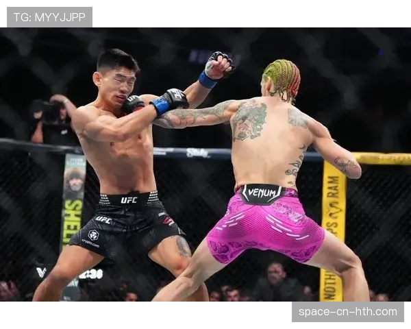 UFC选手宋亚东组建豪华教练团队，加强重拳爆发力与摔跤结合战术